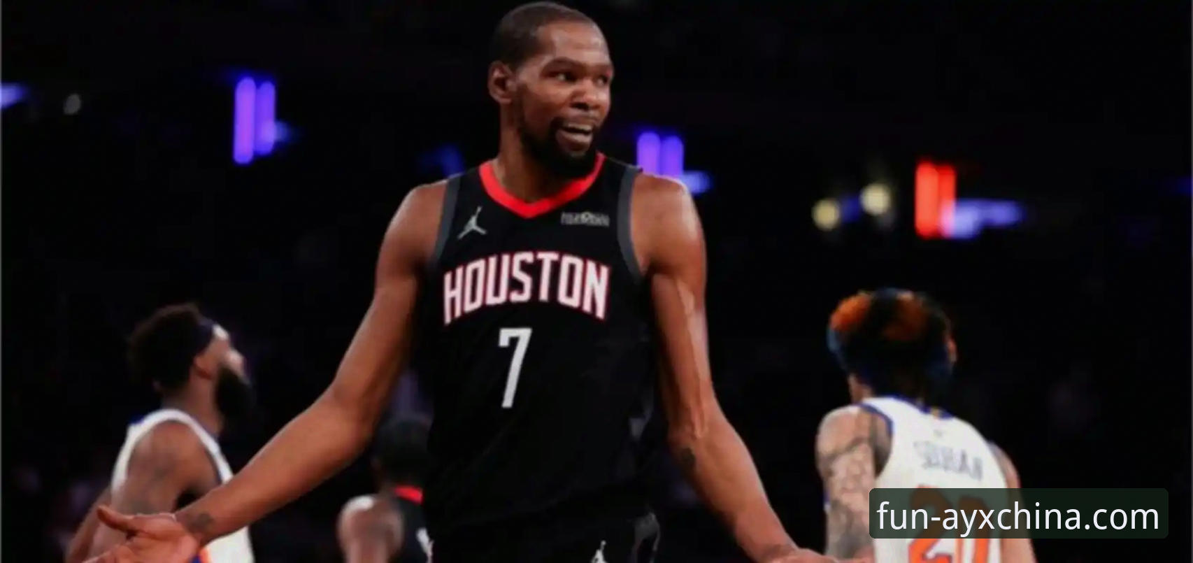 火箭大胜尼克斯斩获三连胜：杜兰特全能发挥引领球队压制